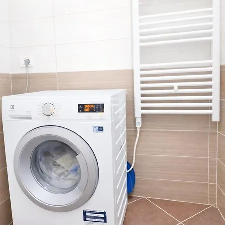 Mibis Private Balcony Fast Wifi * Τίρανα