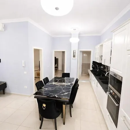 Mibis Private Balcony Fast Wifi Διαμέρισμα Τίρανα