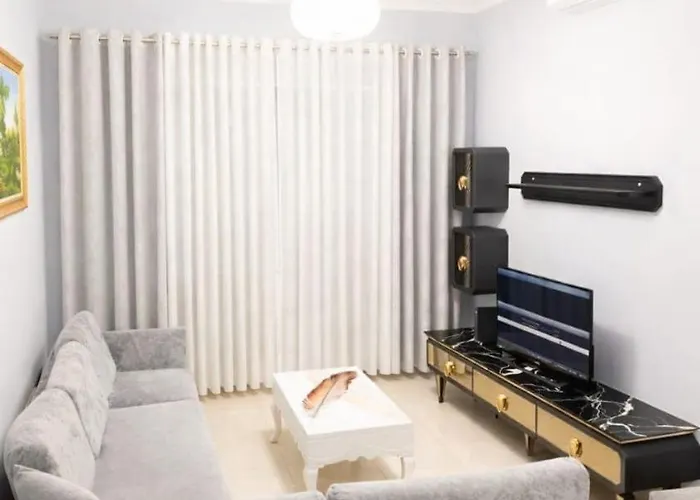 Mibis Private Balcony Fast Wifi Διαμέρισμα Τίρανα